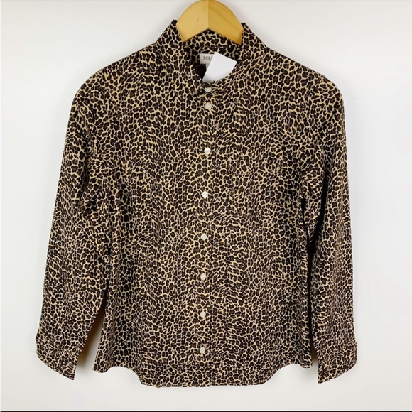 J. Crew Factory Poplin
Leopard Long Sleeve Collared
Signature Fit Small - Picture 8 of 9